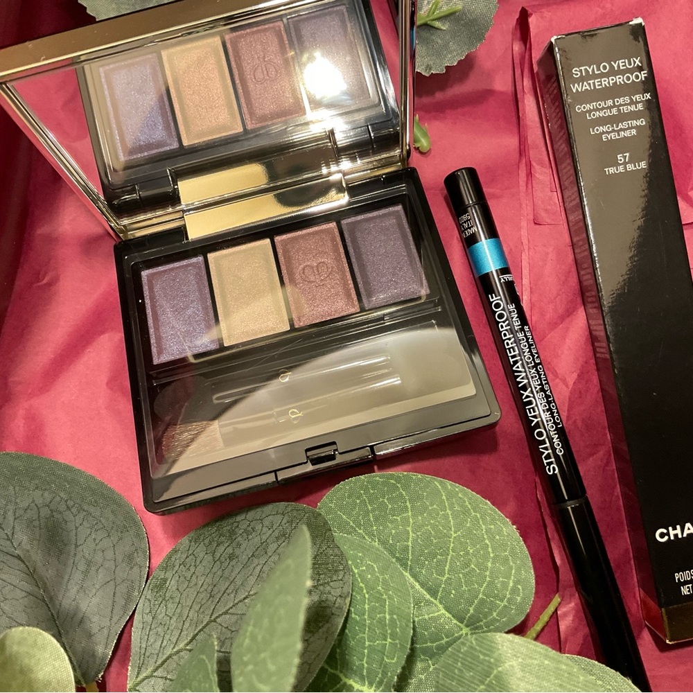 Cle de Peau eyeshadow and Chanel set
